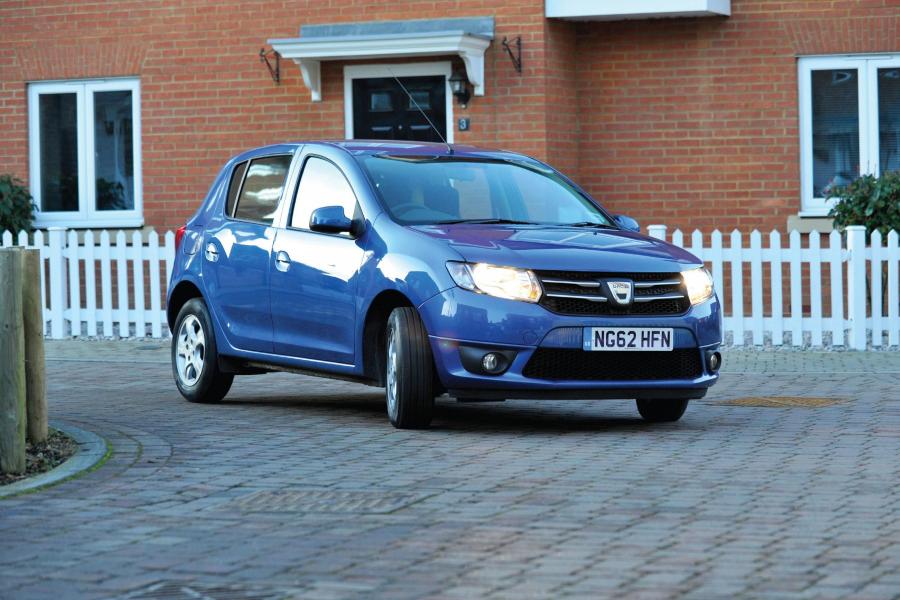  Dacia Sandero Laureate 2013 года  (UK) (фото 3 из 24)